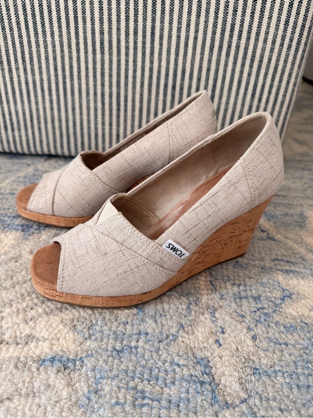 TOMS Natural Linen Peep-Toe Cork Wedge Heels size 5.5 - Picture 4 of 5